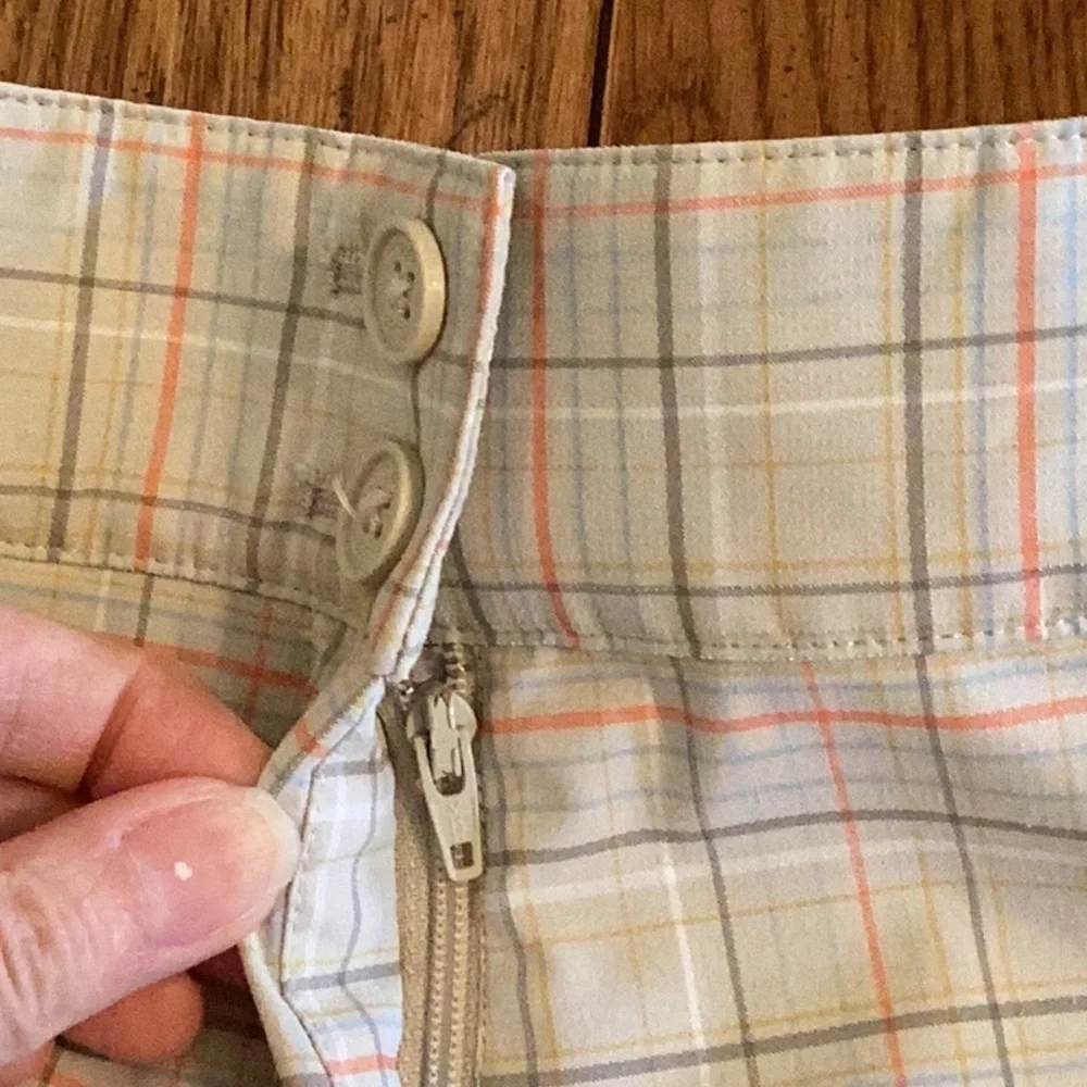 Nike Dri-Fit plaid gold shorts. Women’s size 4